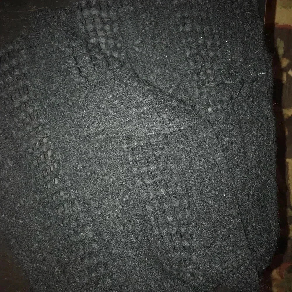 🧾 Black Infinity Scarf - Picture 3 of 6